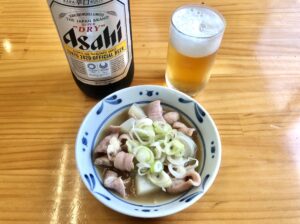 瓶ビールともつ煮