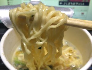 麺はもちもちで歯ごたえあり