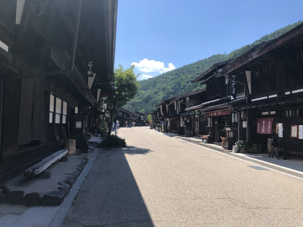 奈良井宿・中町の通り