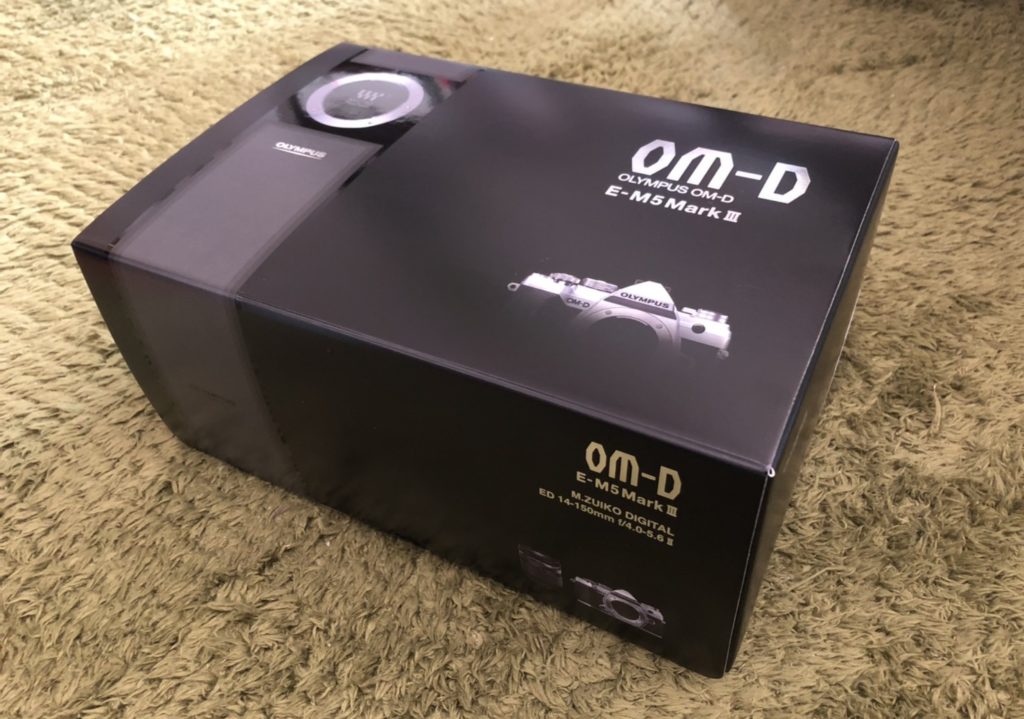 オリンパス「OM-D E-M5 MarkⅢ」元箱