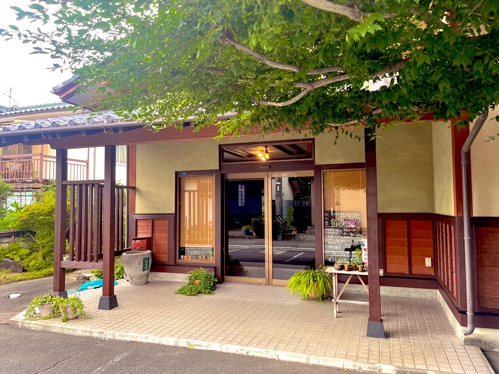 松永堂永原菓子店（塩尻市）は和菓子・洋菓子がズラリとならぶ隠れた名店だった